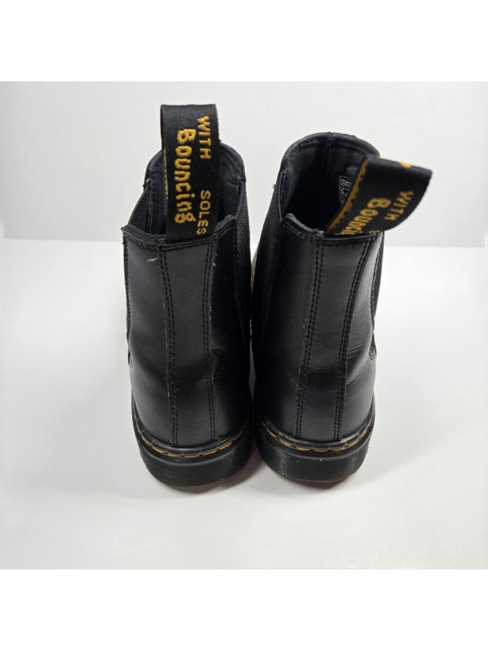 Dr. Marten Dorrian Black leather Chelsea Ankle Boot. - Picture 3 of 5